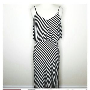 🥳 CLEARANCE 🥳 MOSSIMO Maxi Dress